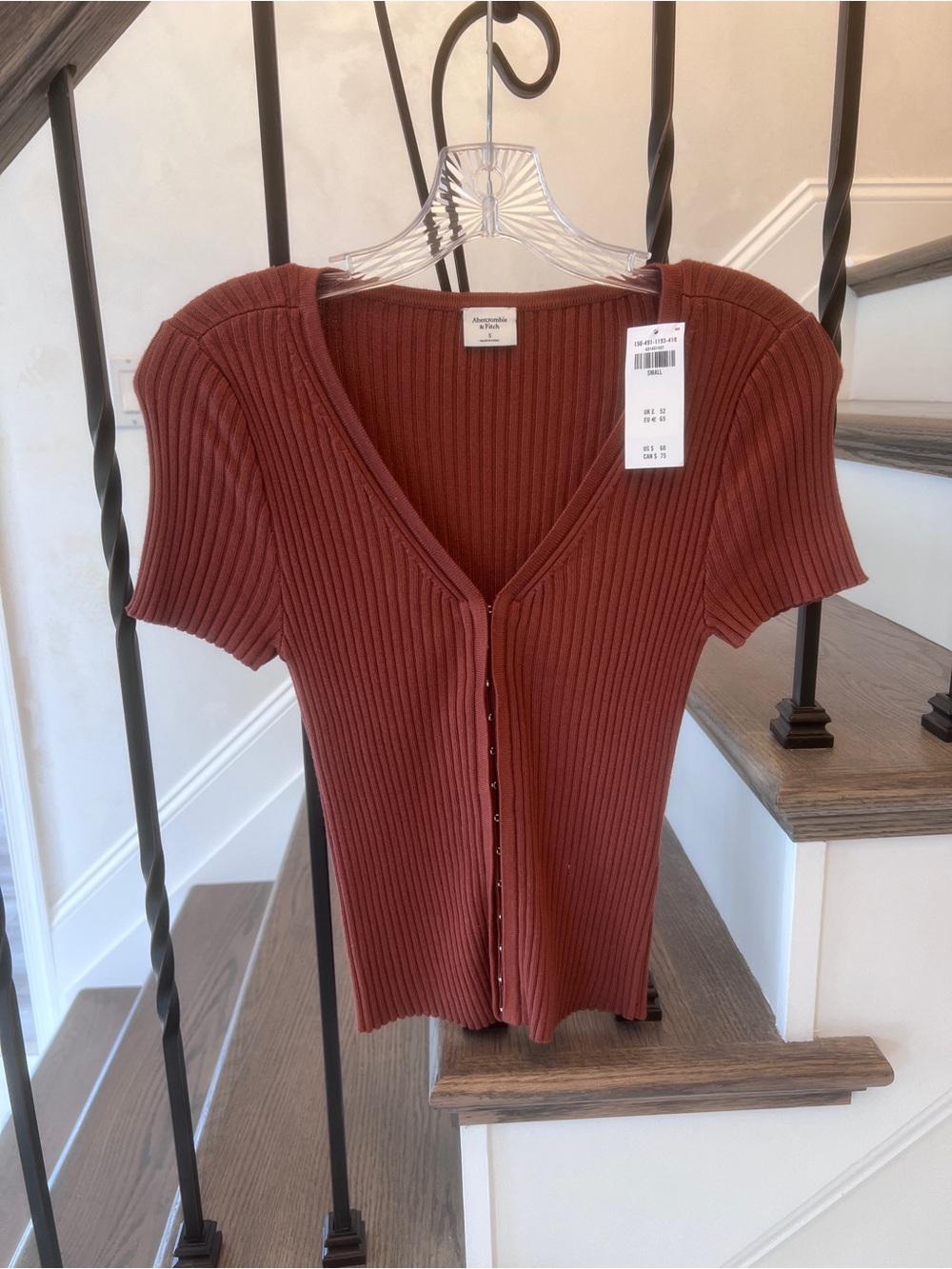 Abercrombie & Fitch NWT Terracotta Rust Ribbed Hook & Eye V-Neck Knit Top Size S